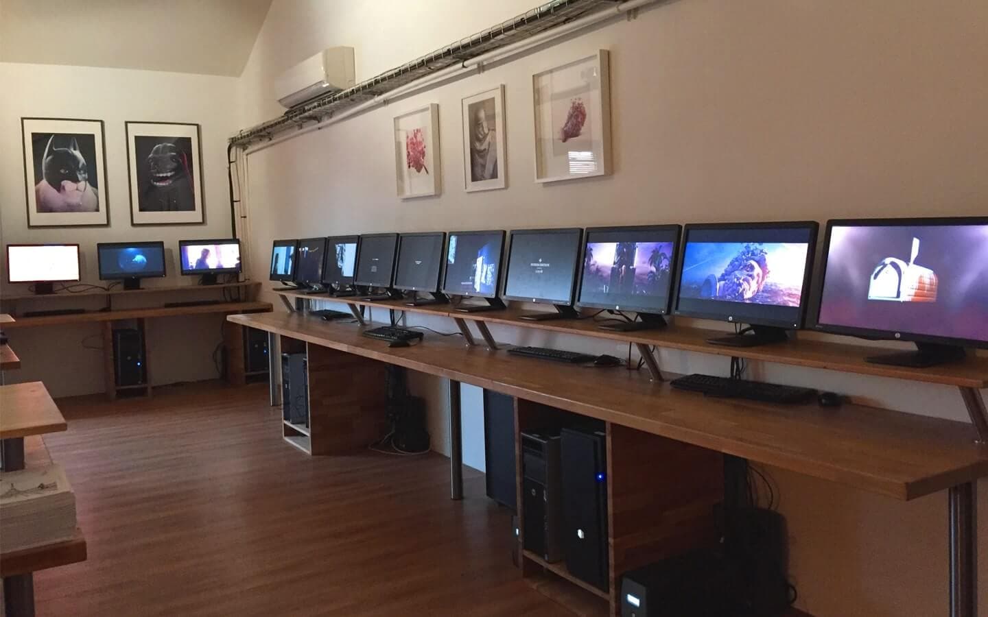 Digiteyes studio workspace